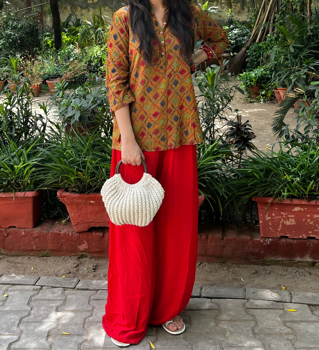 Shell Ribbed Handbag