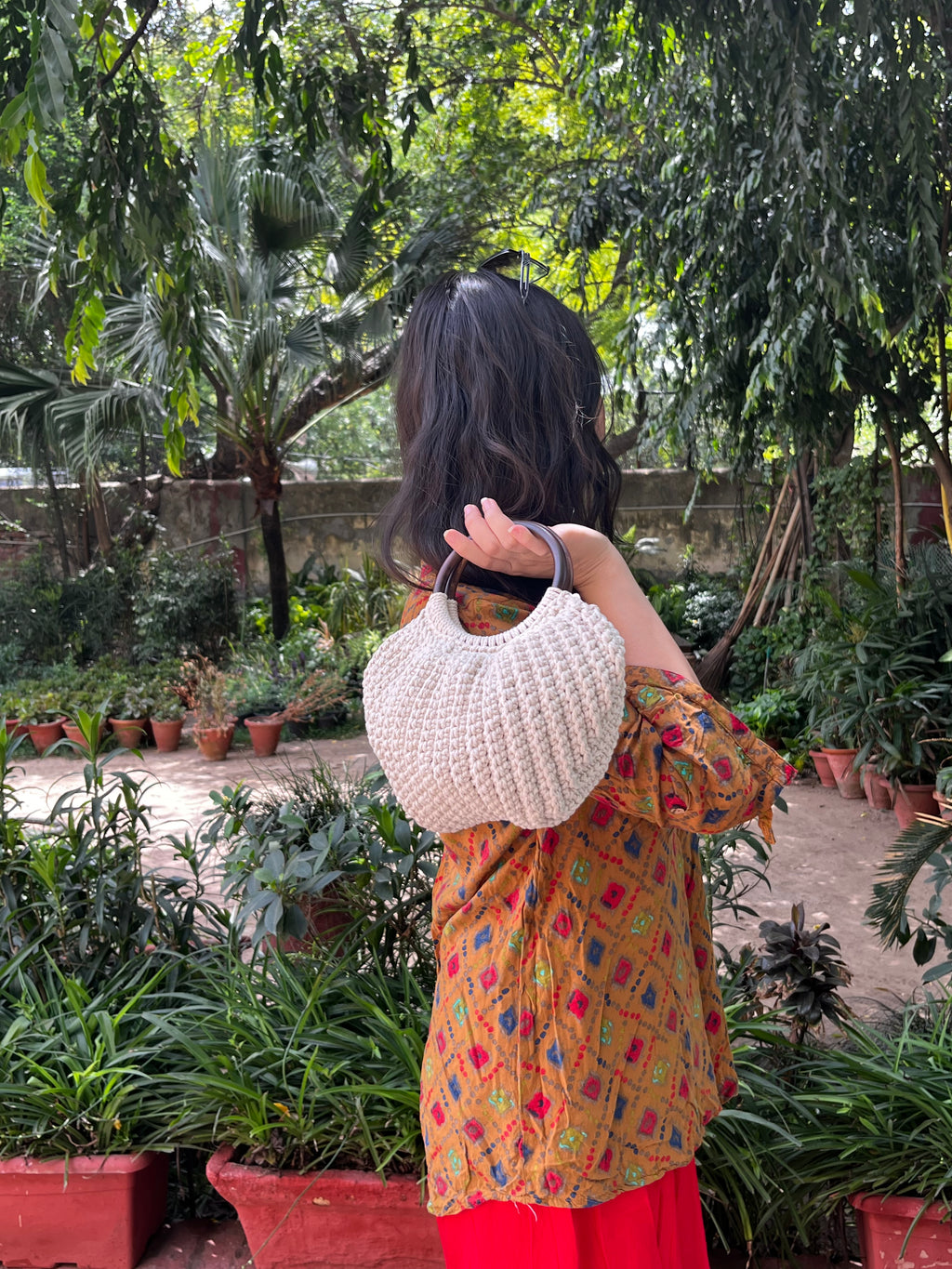Shell Ribbed Handbag