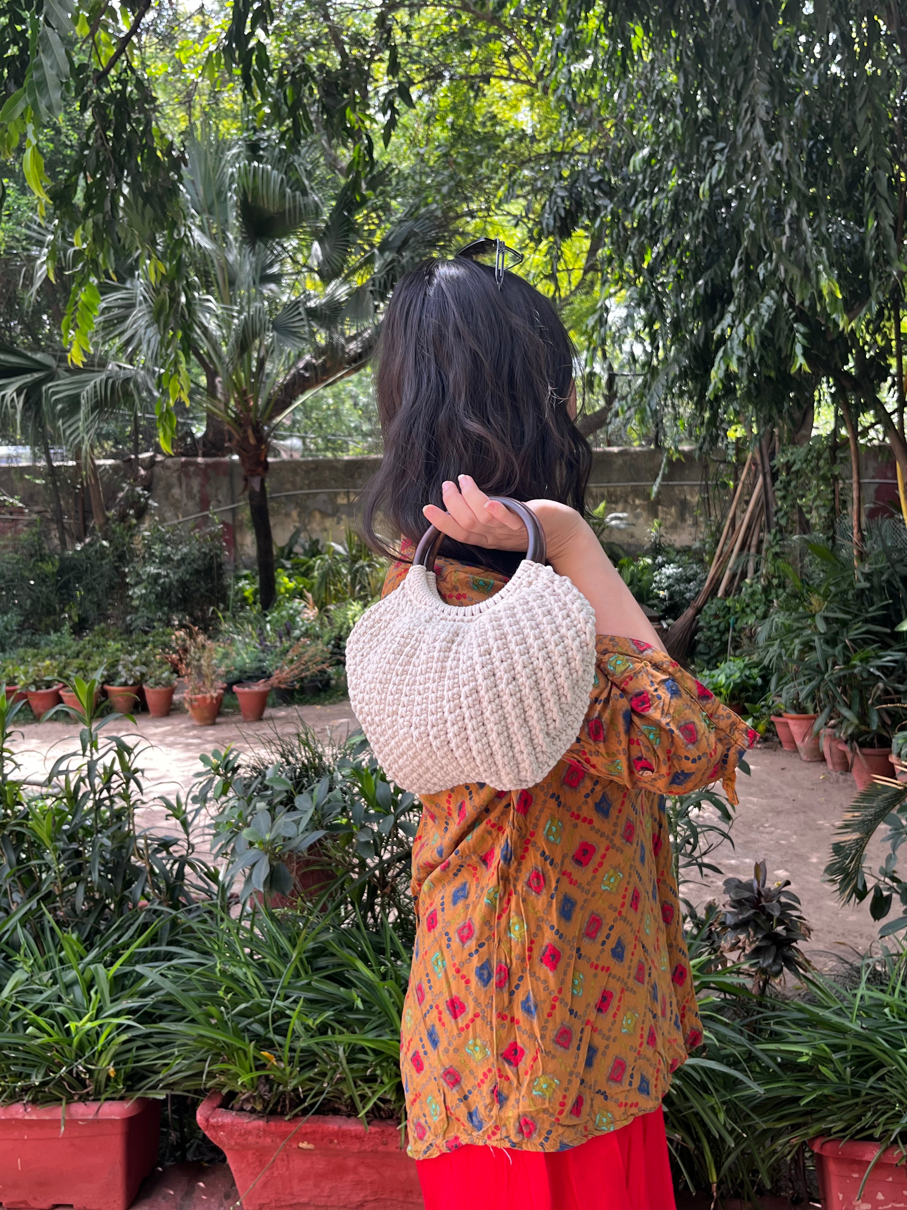 Shell Ribbed Handbag